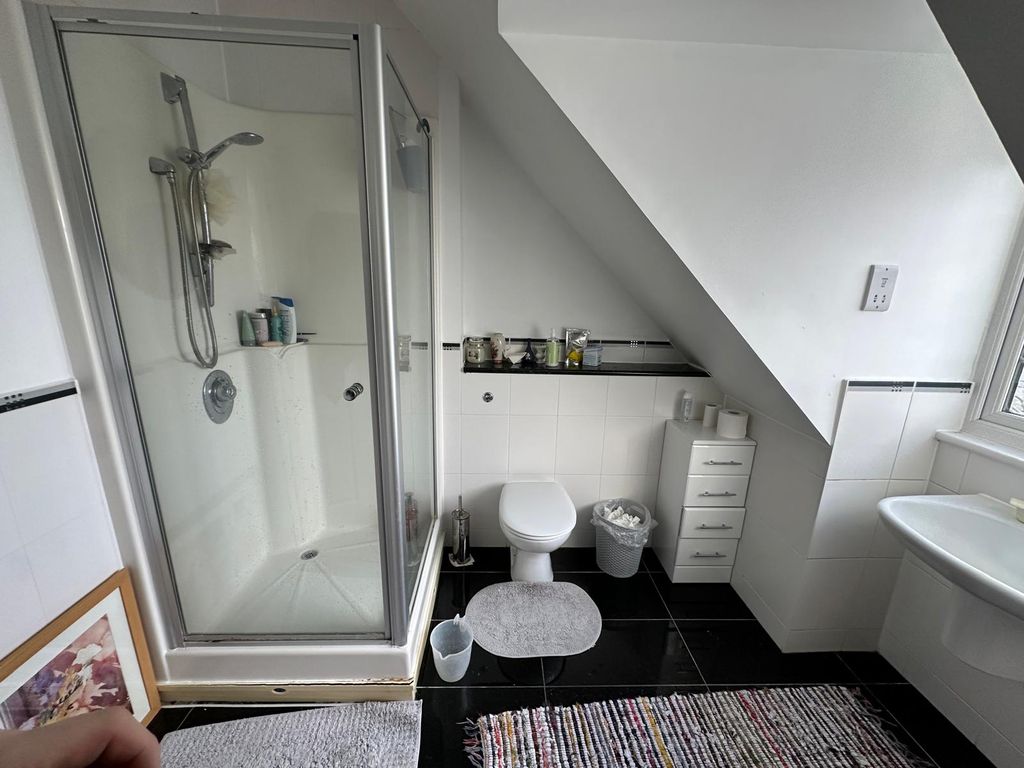 Property photo 3 of 4