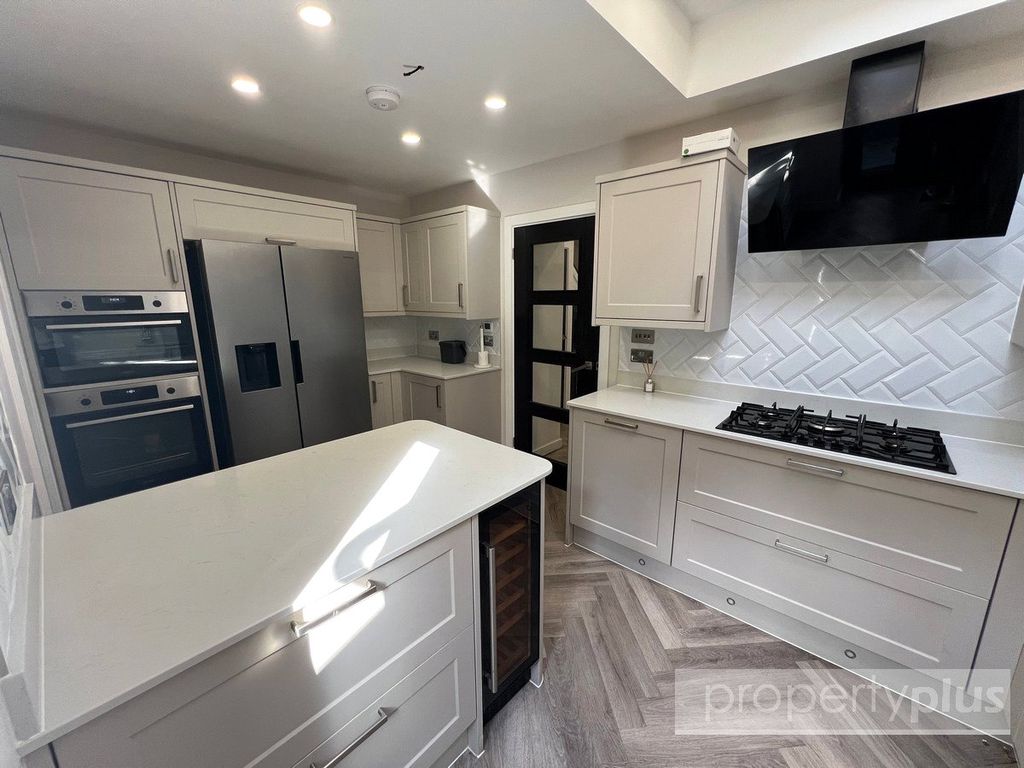 Property photo 2 of 20 Picture No. 19