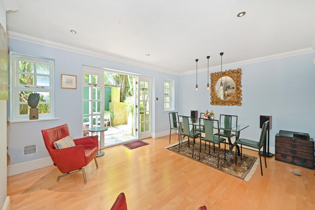 Property photo 3 of 23 Dining Room
