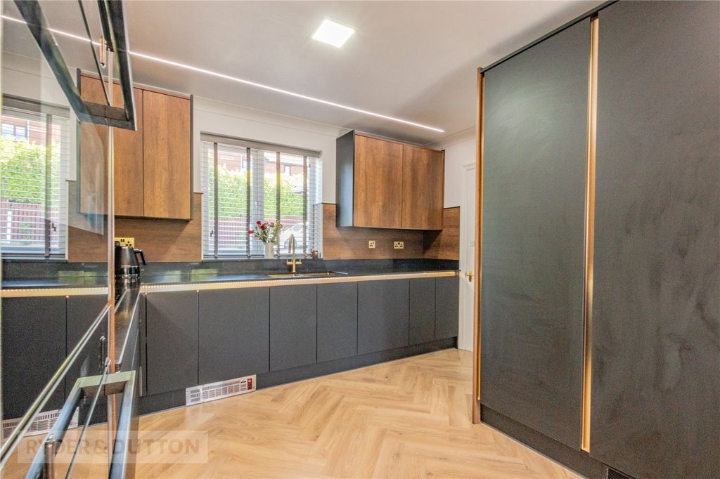 Property photo 3 of 29 Kitchen/Diner