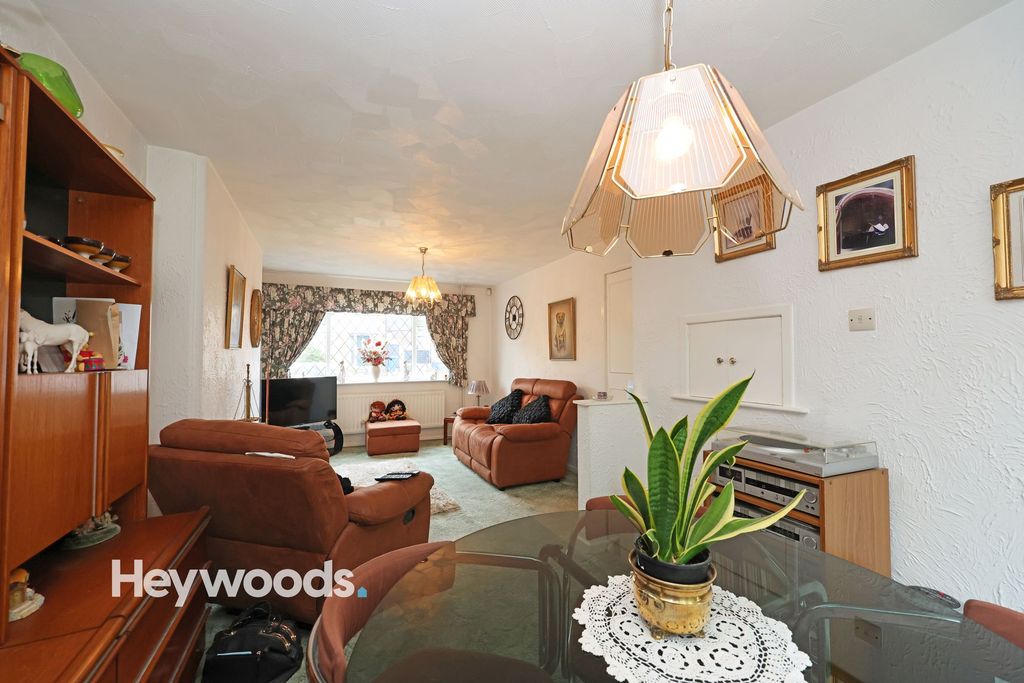 Property photo 2 of 26