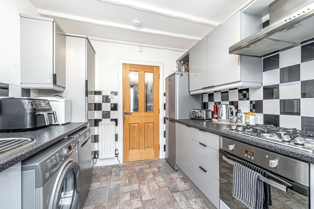Property photo 2 of 20 Kitchen