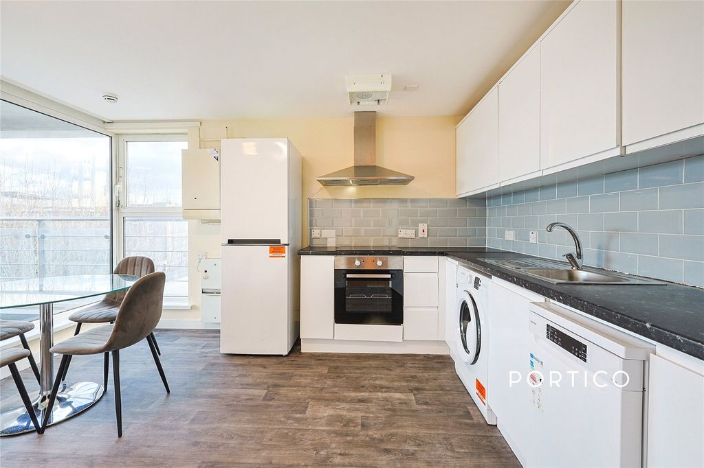 Property photo 2 of 30 Picture No. 48