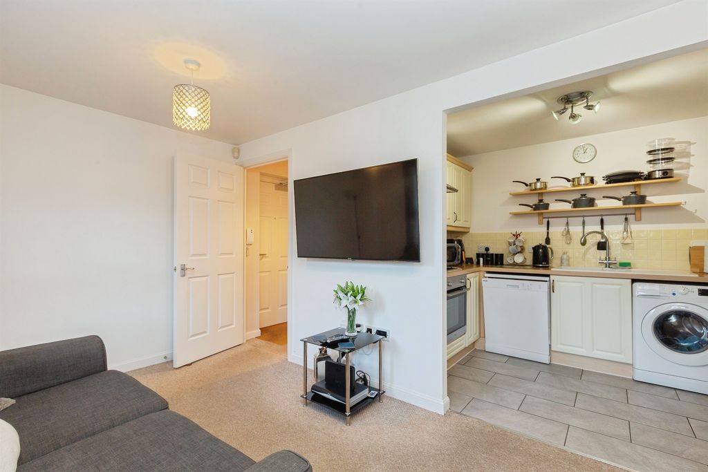 Property photo 3 of 13