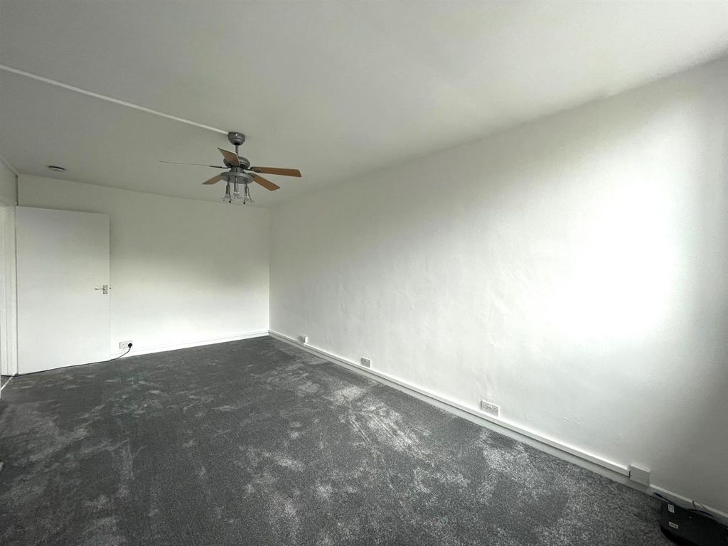 Property photo 2 of 11 Thumbnail_Img_4751.Jpg