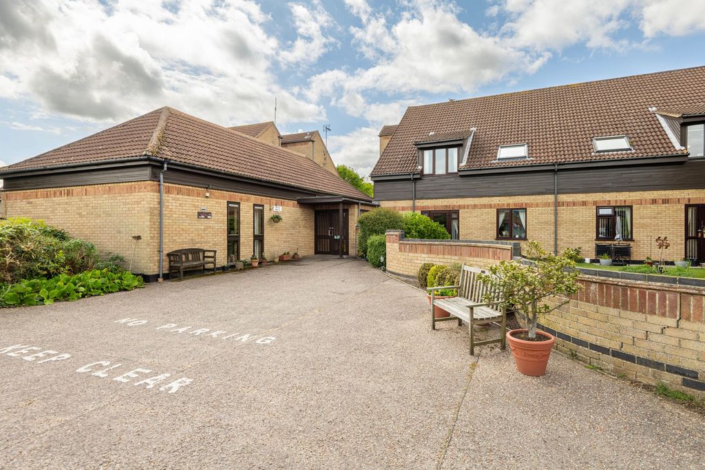 Property photo 1 of 11