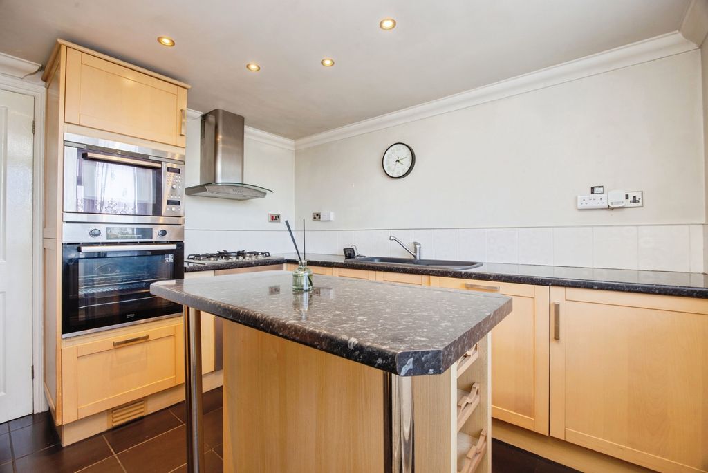 Property photo 2 of 18 Pbox-Img.Jpg