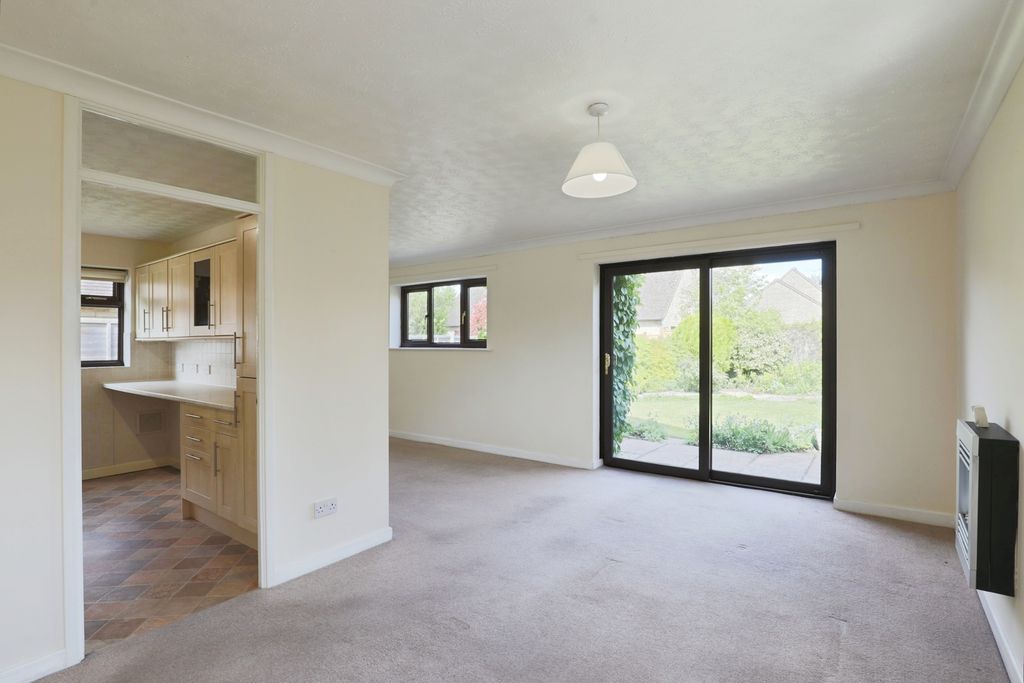 Property photo 2 of 17 Photo