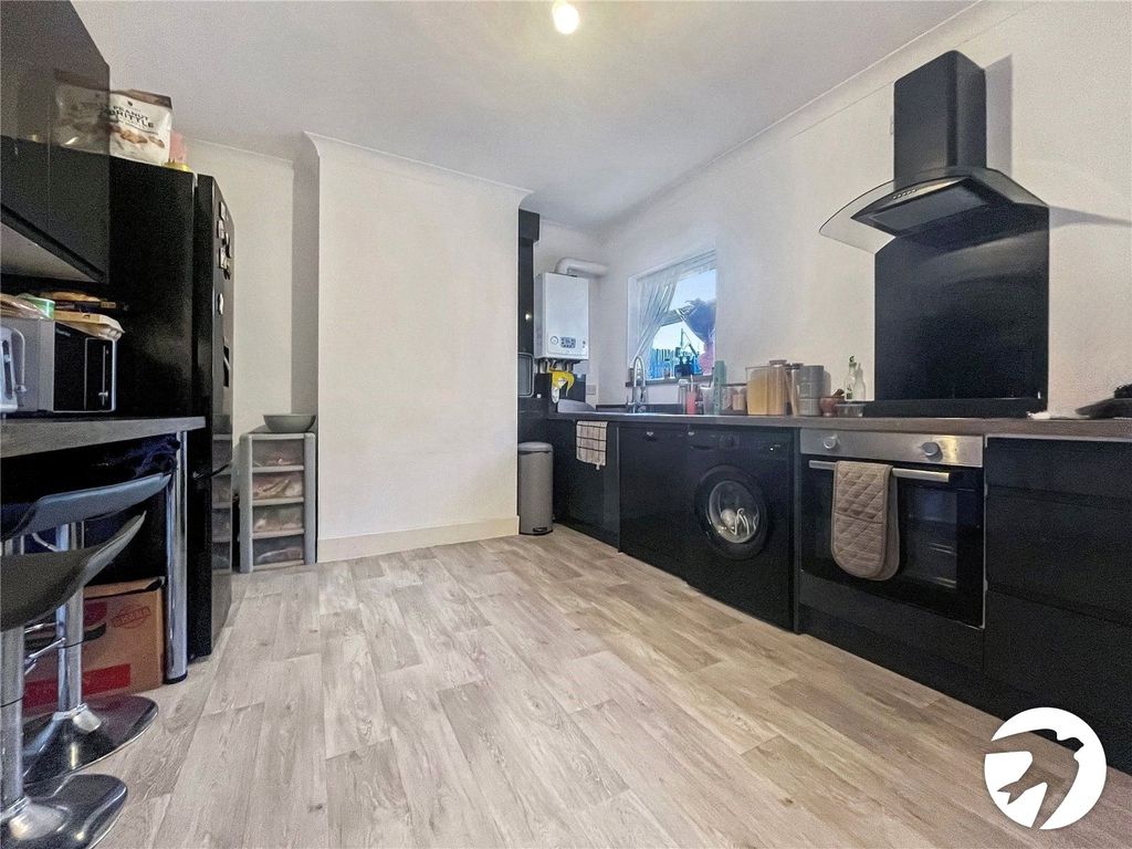 Property photo 3 of 11 Picture No. 35