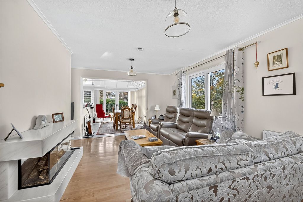 Property photo 2 of 14 Picture No. 12