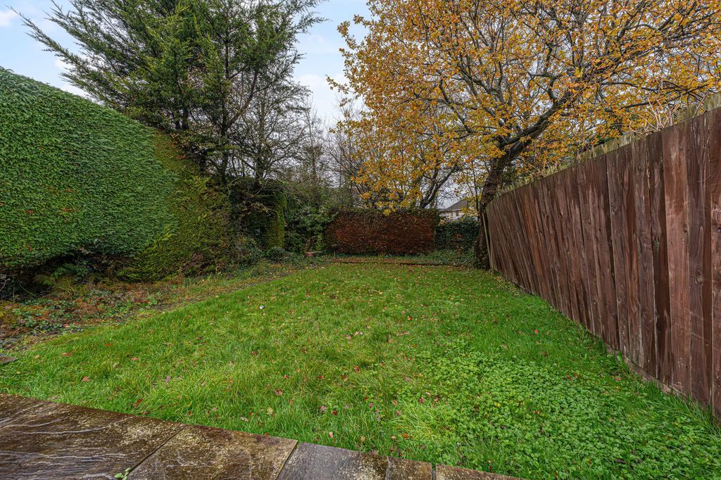 Property photo 2 of 25