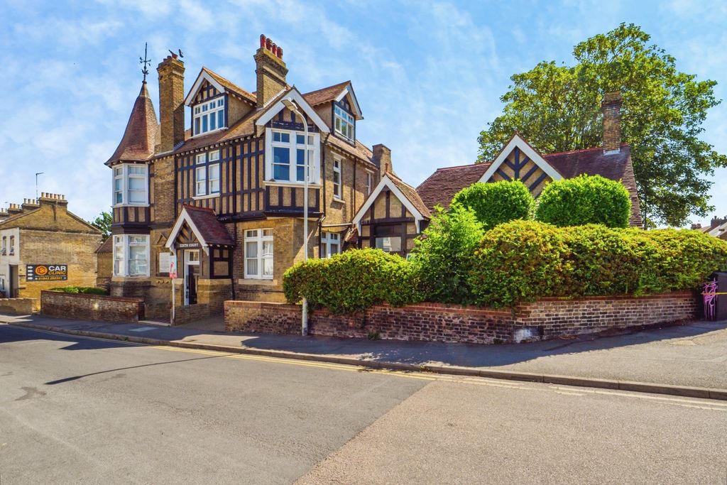 Property photo 1 of 19 Pbox-Img.Jpg