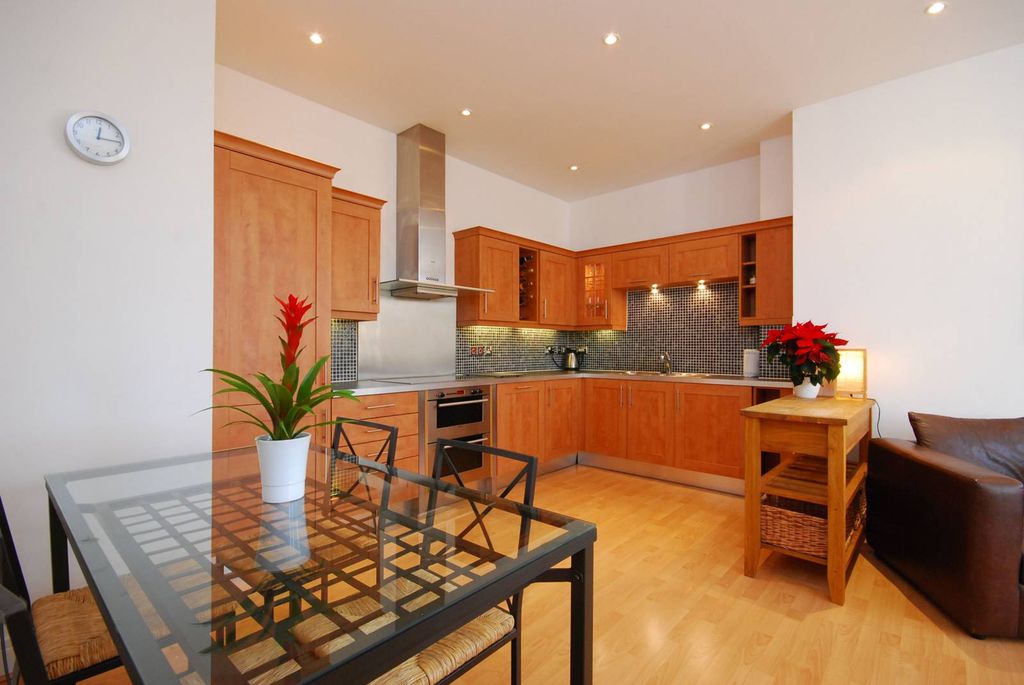 Property photo 1 of 5