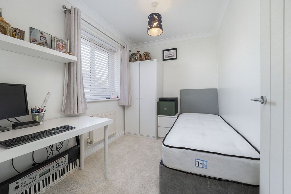 Property photo 2 of 18