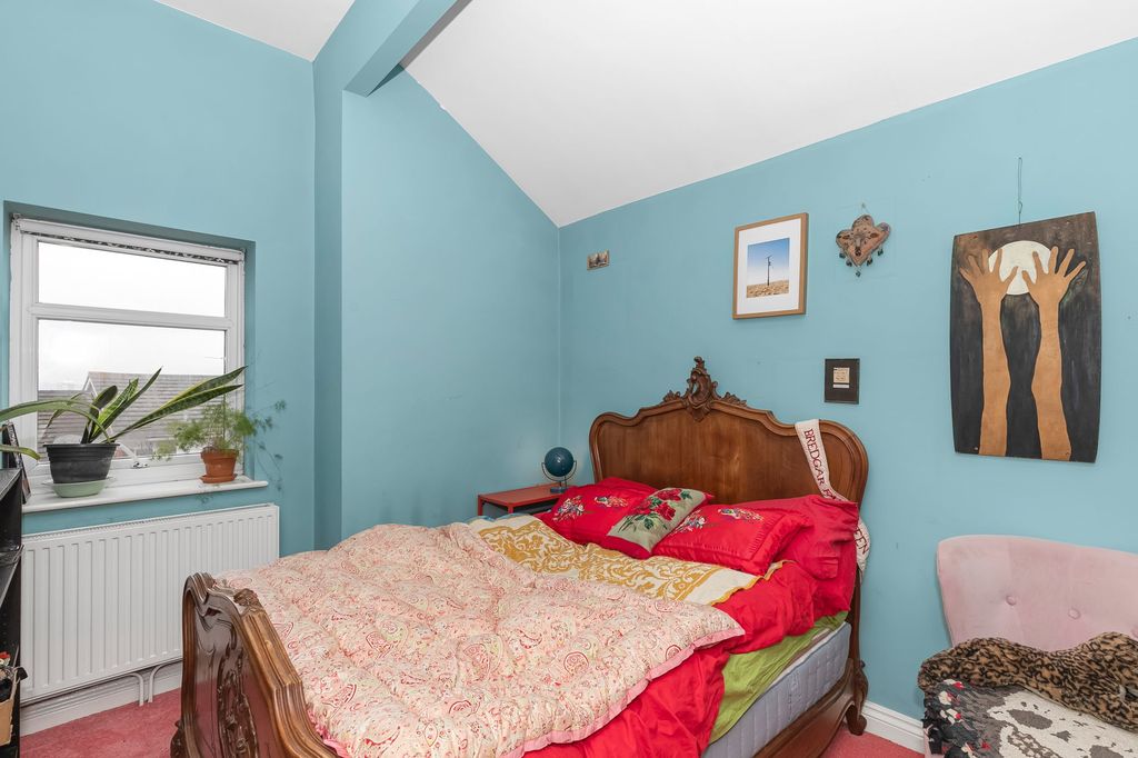 Property photo 2 of 17 Photo 7