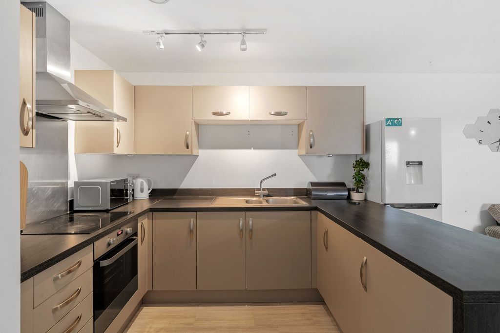 Property photo 3 of 19