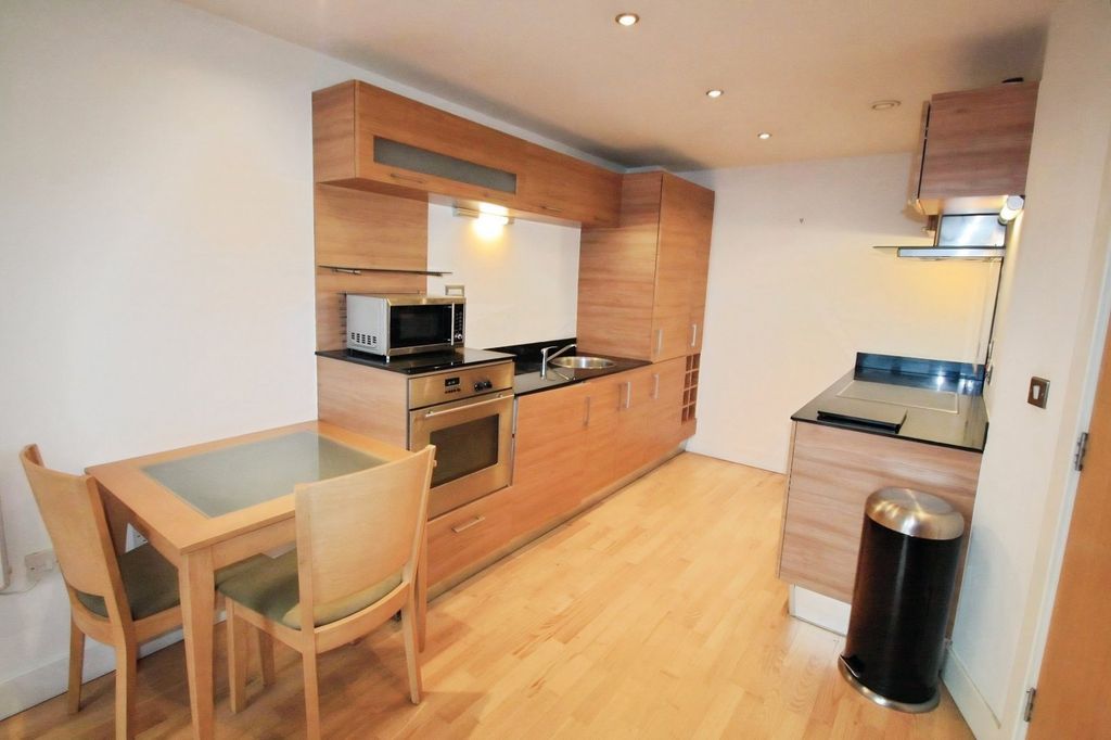 Property photo 3 of 8 Picture No. 17