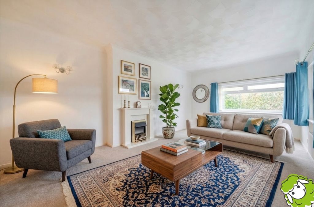 Property photo 1 of 11 Living Room