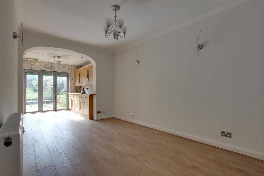 Property photo 3 of 17 Img_0160-Img_0162.Jpg