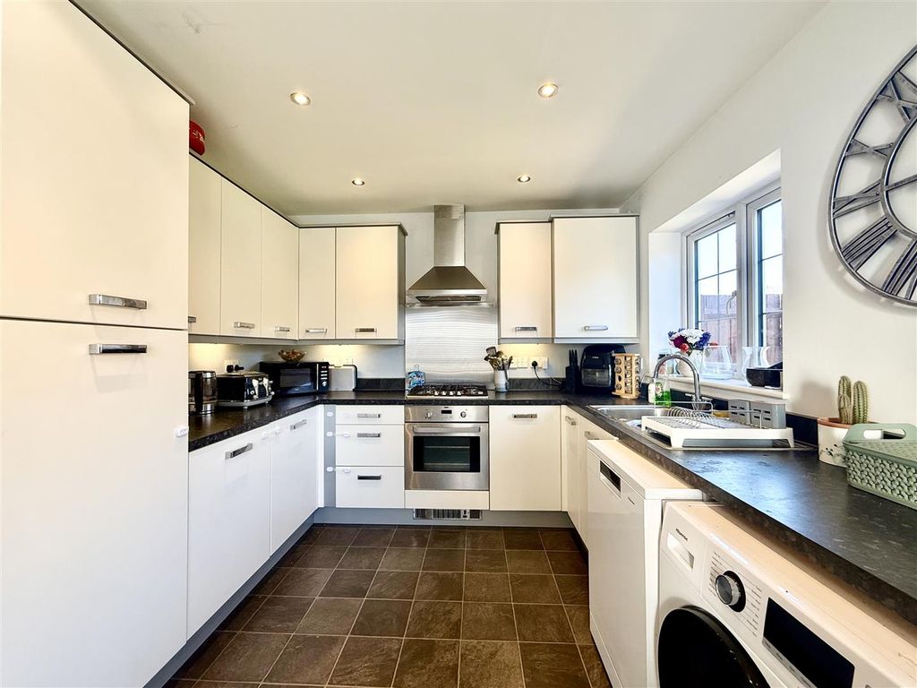 Property photo 3 of 18 3