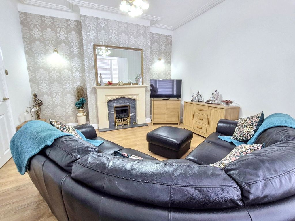 Property photo 2 of 27