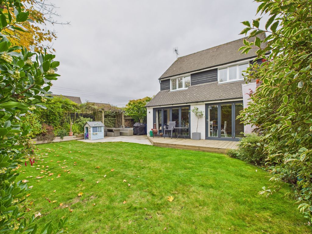 Property photo 2 of 24 Cam02136G0-Pr0478-Still026