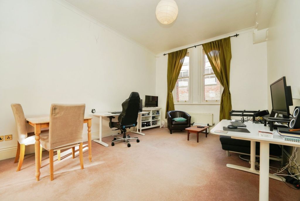 Property photo 3 of 12 Picture No. 04