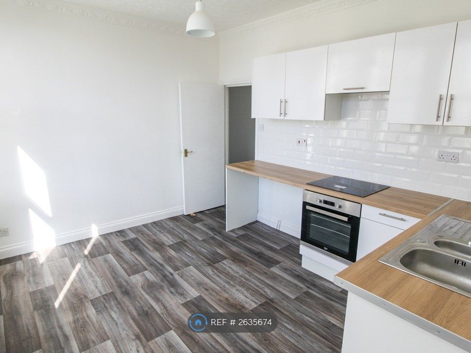 Property photo 1 of 11 Lounge/Kitchen