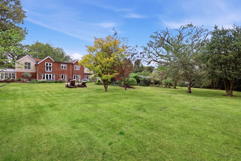 Property photo 2 of 37 Picture No. 94
