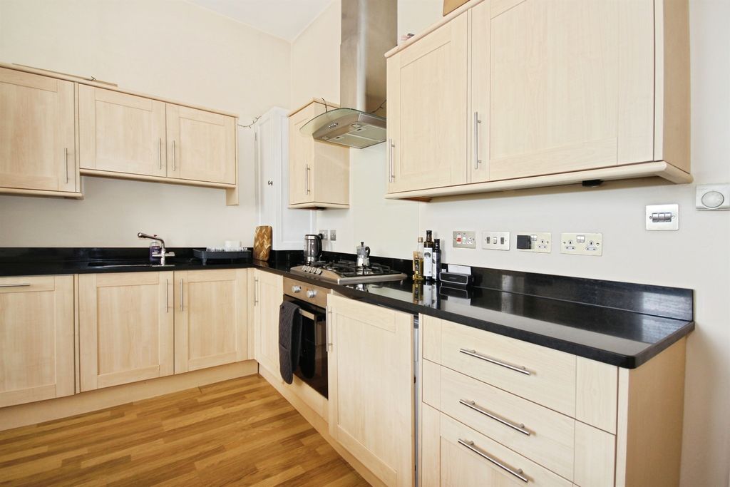 Property photo 3 of 10 Image