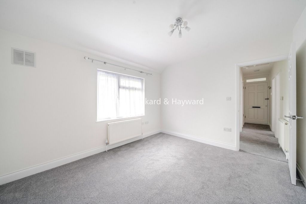 Property photo 2 of 14 Picture No. 04