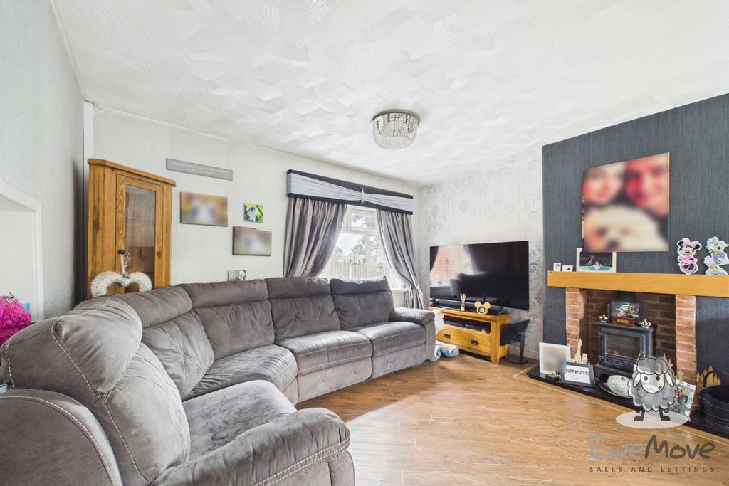 Property photo 3 of 12 Cam01866G0-Pr0571-Still023