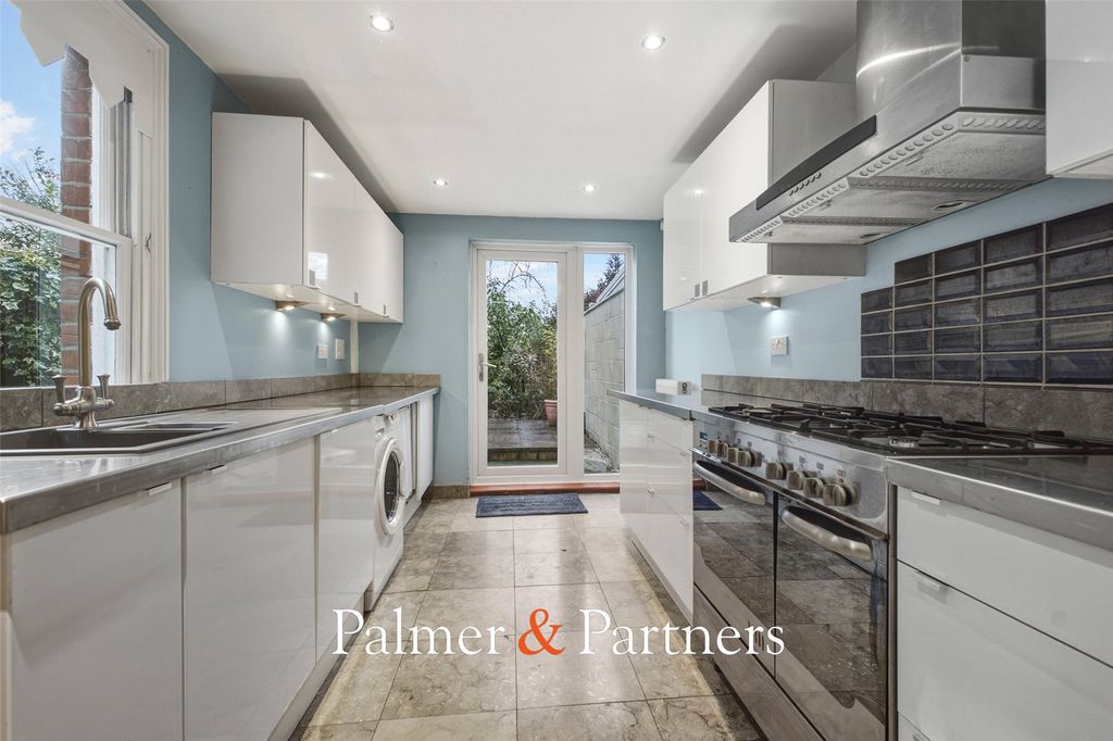 Property photo 2 of 21 Picture No. 16