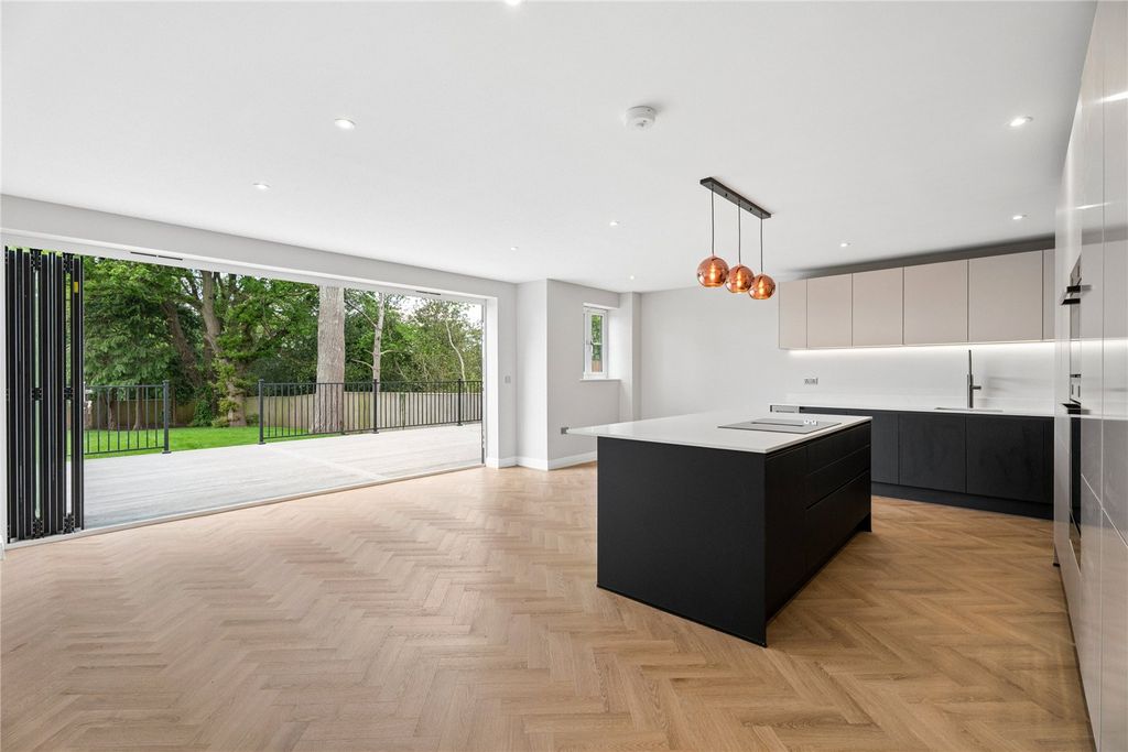 Property photo 2 of 27 Kitchen Dining