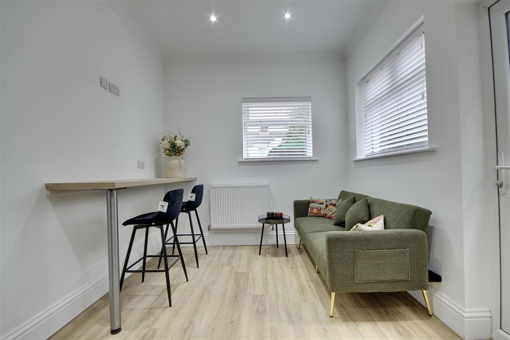 Property photo 3 of 9 55223A5F-226B-433E-9CC3-017C5F53Df48_1_201_A.Jpeg