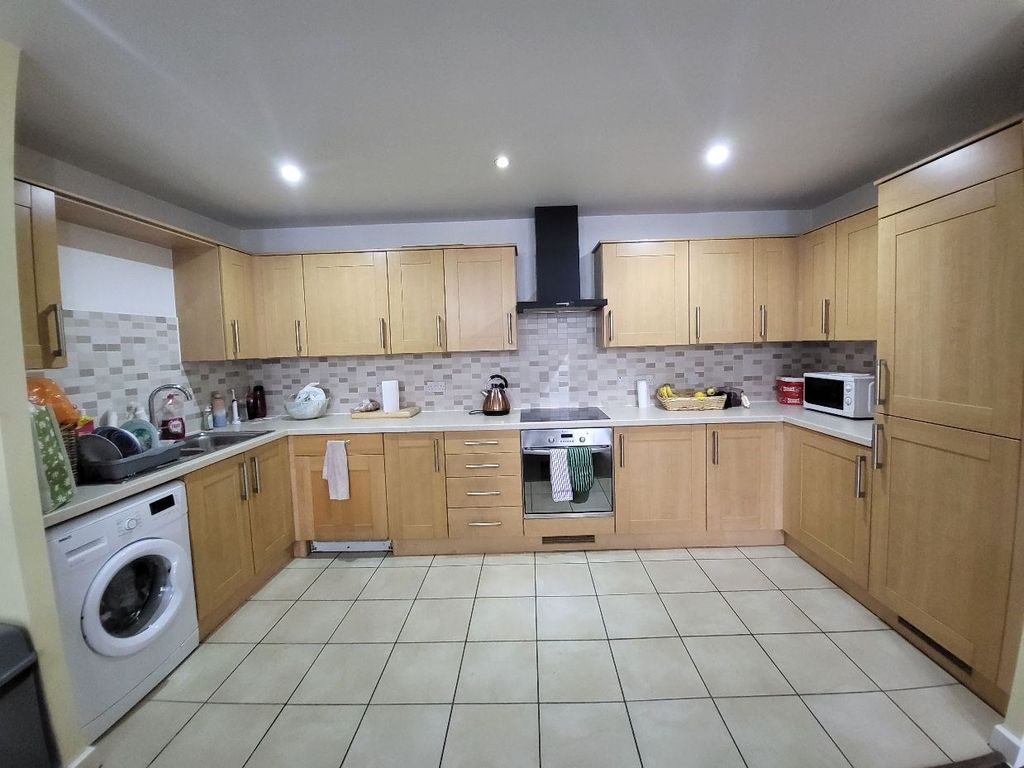 Property photo 2 of 10 3582-Hr-2.Jpg