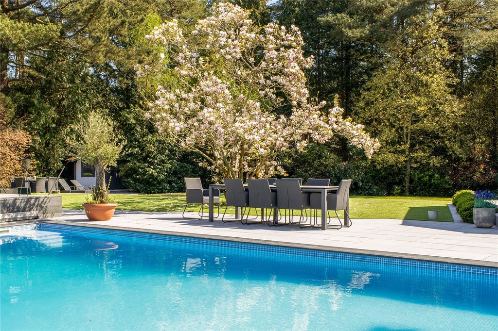 Property photo 3 of 28 Swimming Pool