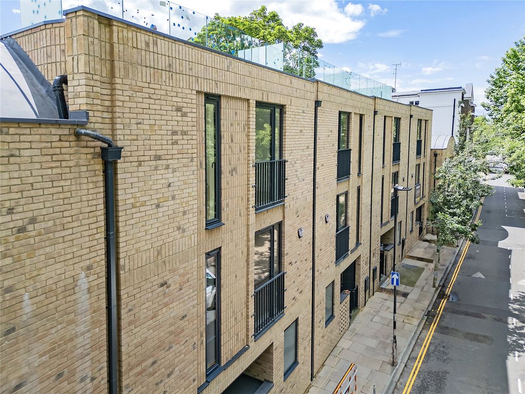Property photo 1 of 16 External