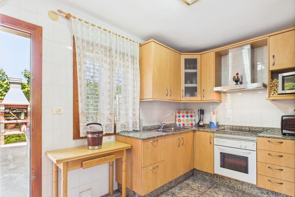 Property photo 2 of 44