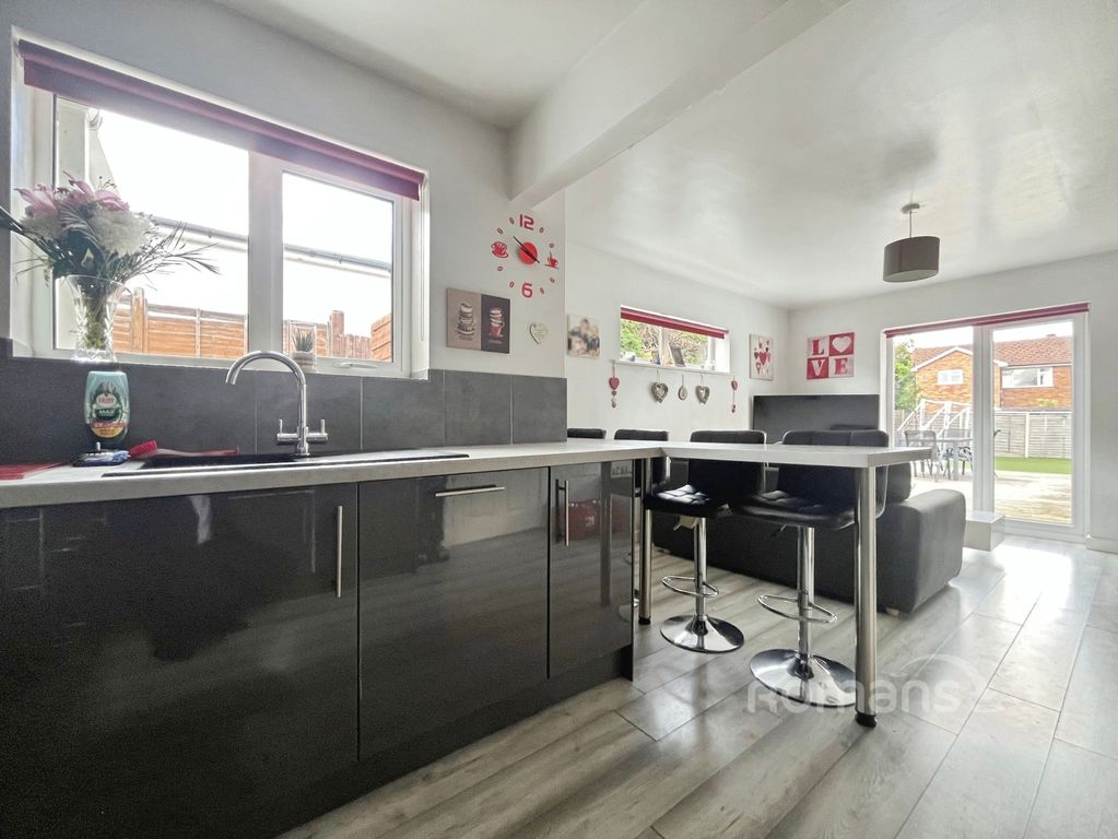 Property photo 3 of 15 Pbox-Img.Jpg