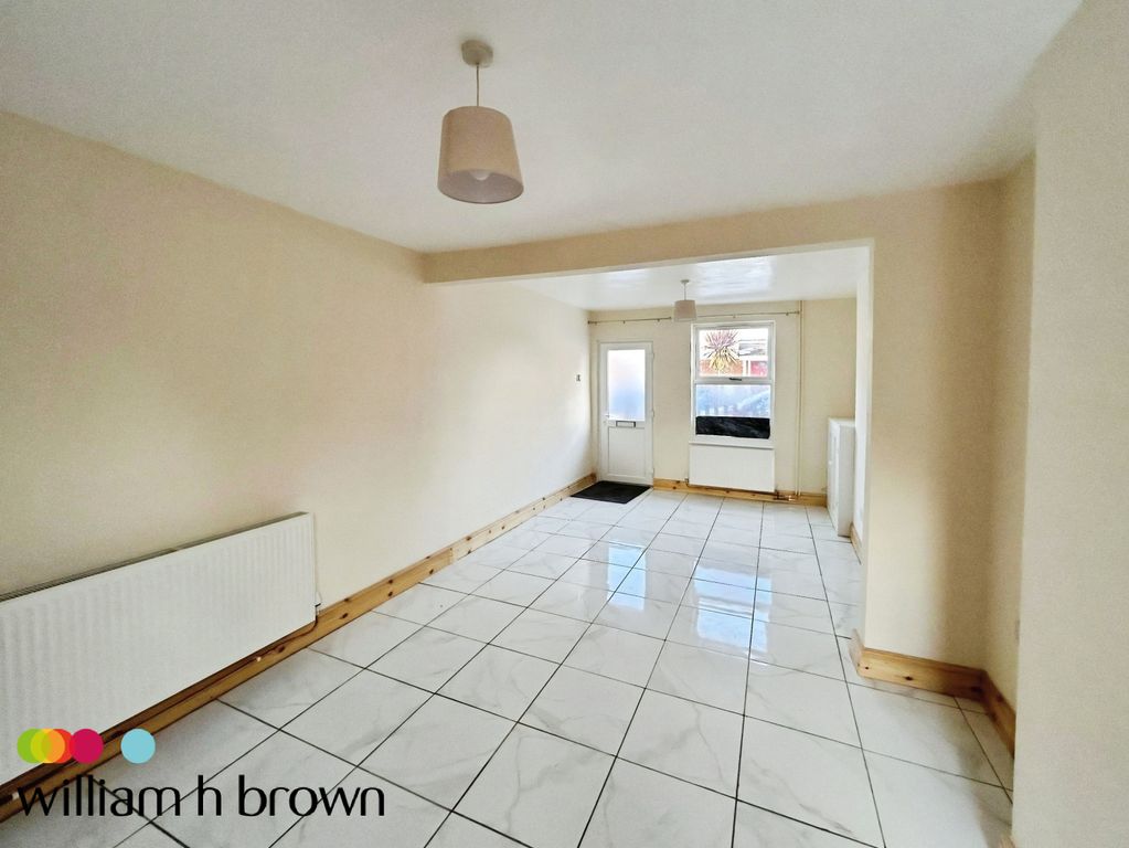 Property photo 3 of 19 Living Room