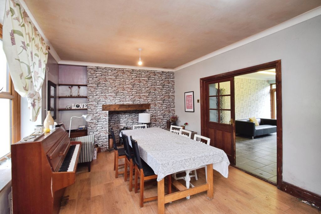 Property photo 2 of 55