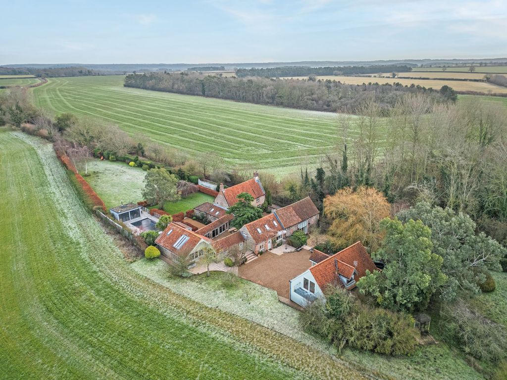 Property photo 1 of 32