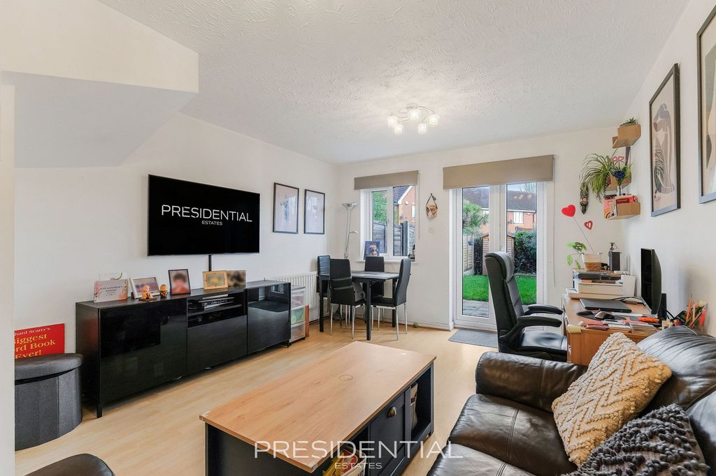 Property photo 2 of 25