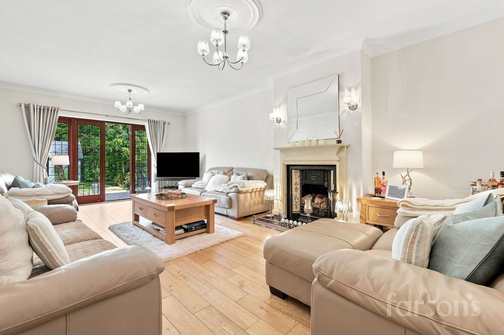 Property photo 2 of 39