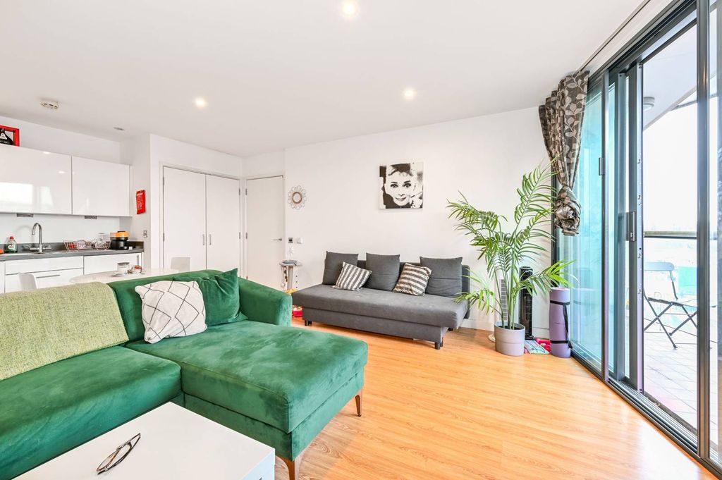 Property photo 3 of 7