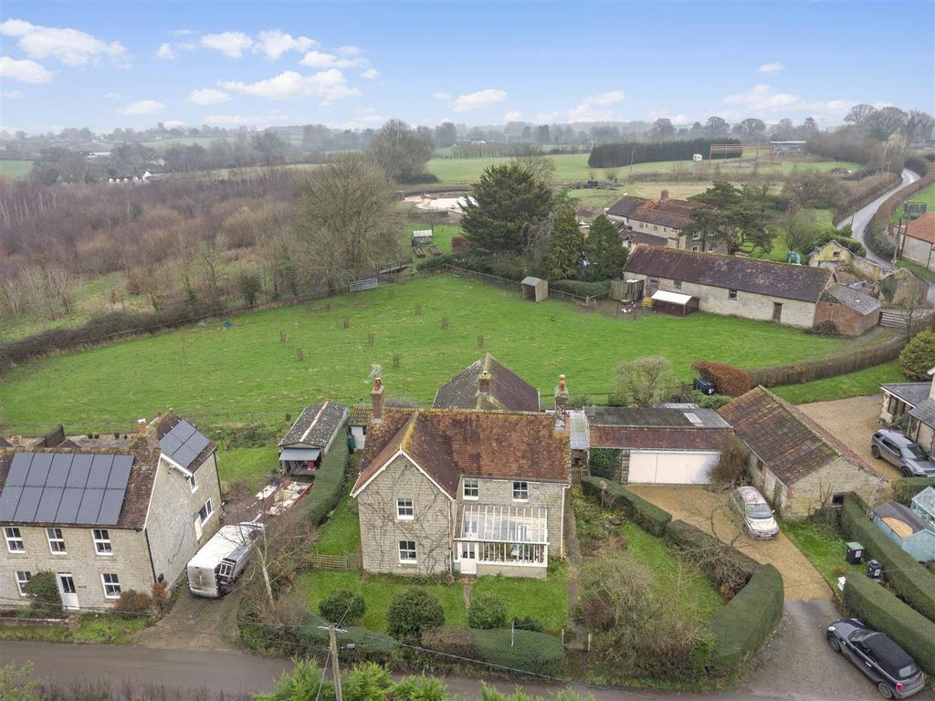 Property photo 1 of 35 Setting