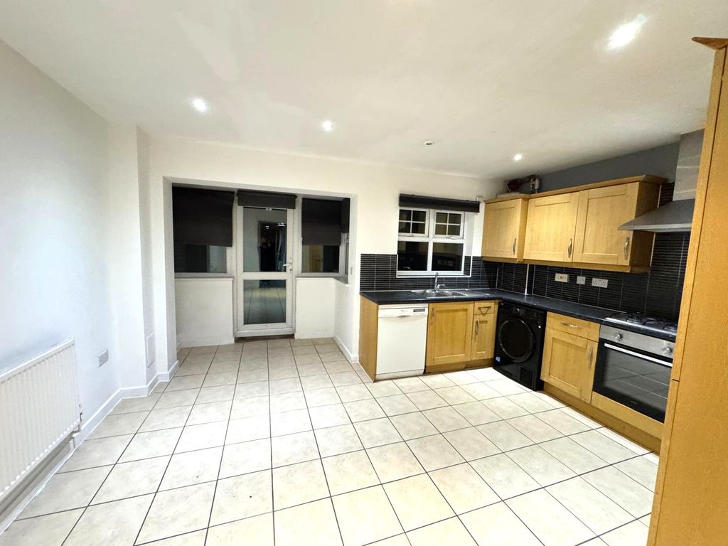 Property photo 2 of 15 Photo 3