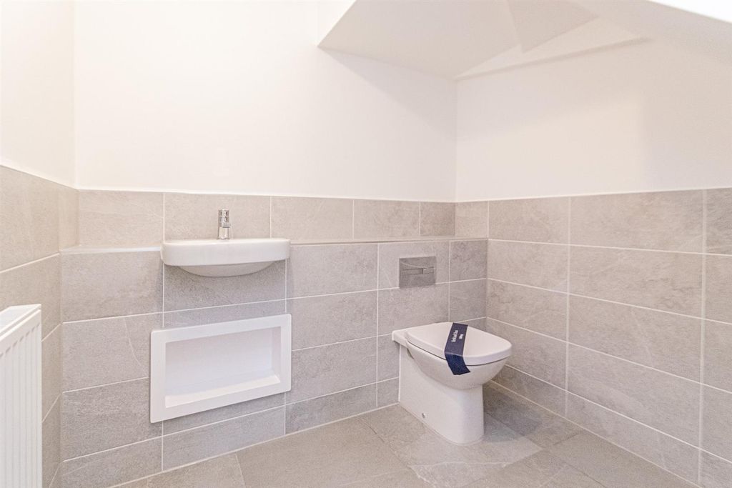 Property photo 3 of 15 WC