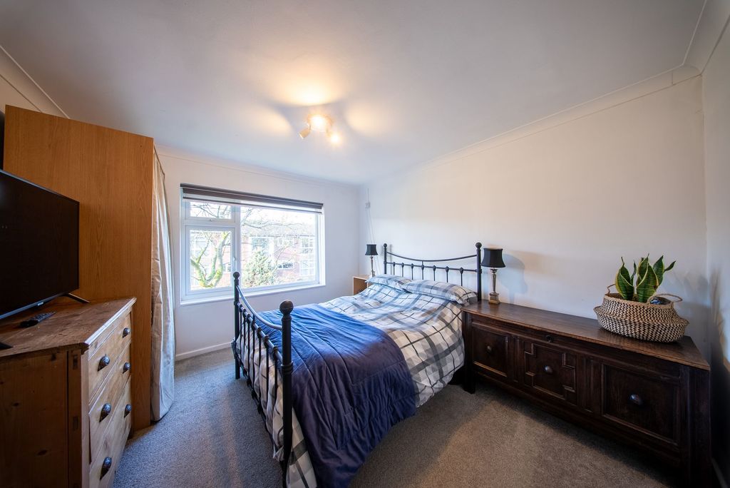 Property photo 3 of 6 Bedroom One